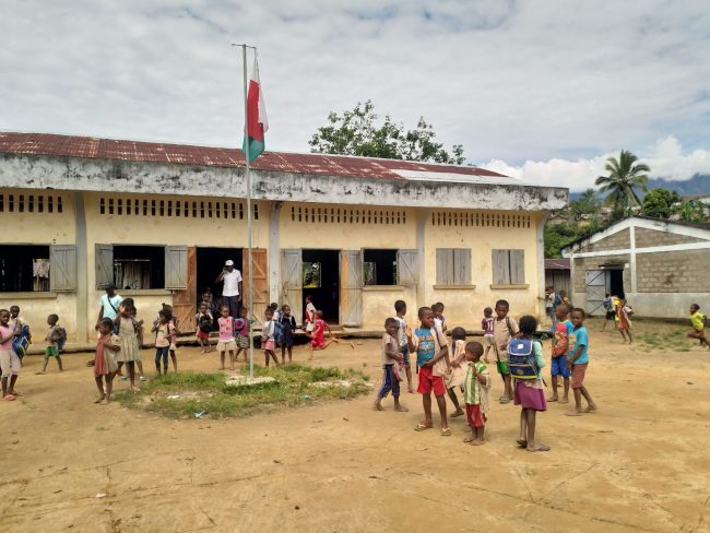 education_combats_poverty